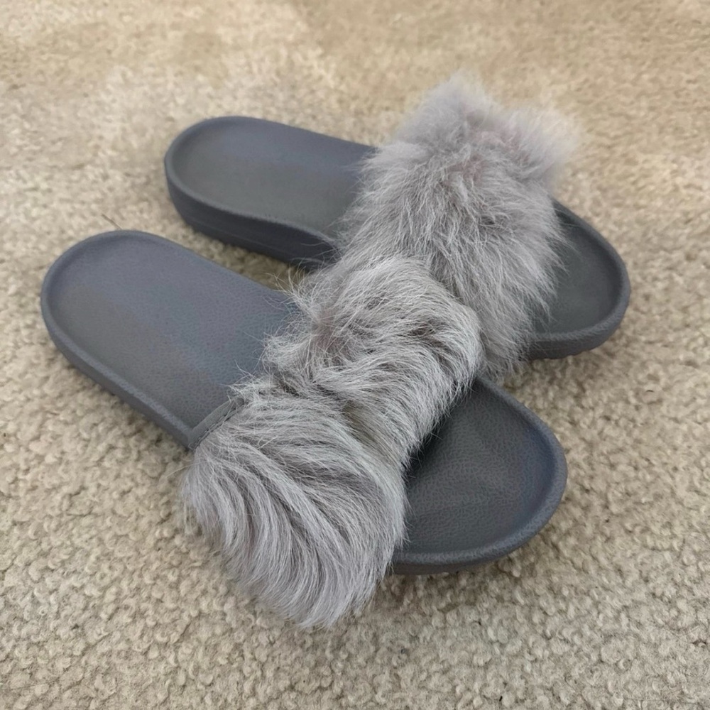 UGG royale grey fur slides
